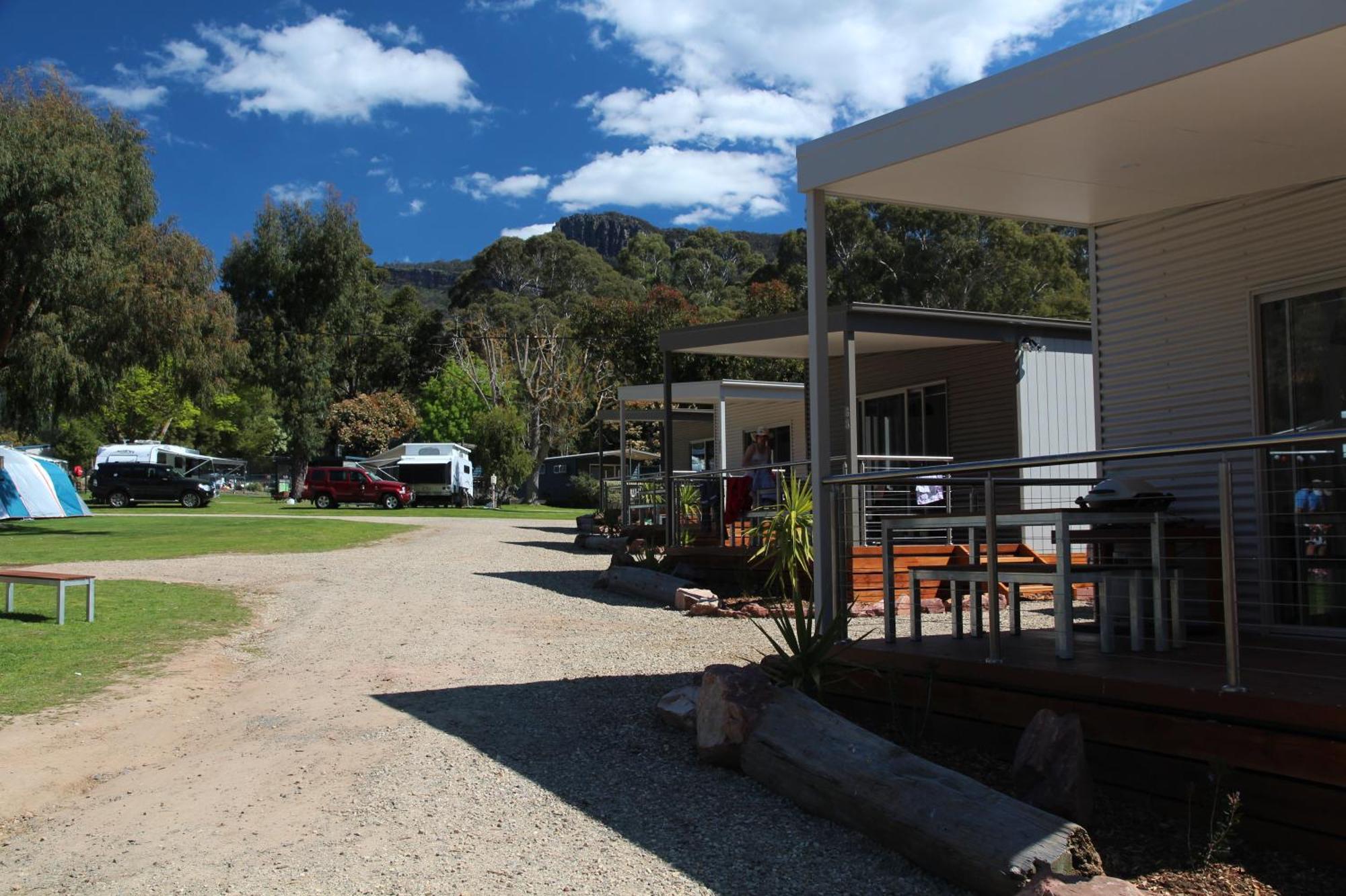 Halls Gap Lakeside Tourist Park Otel Oda fotoğraf